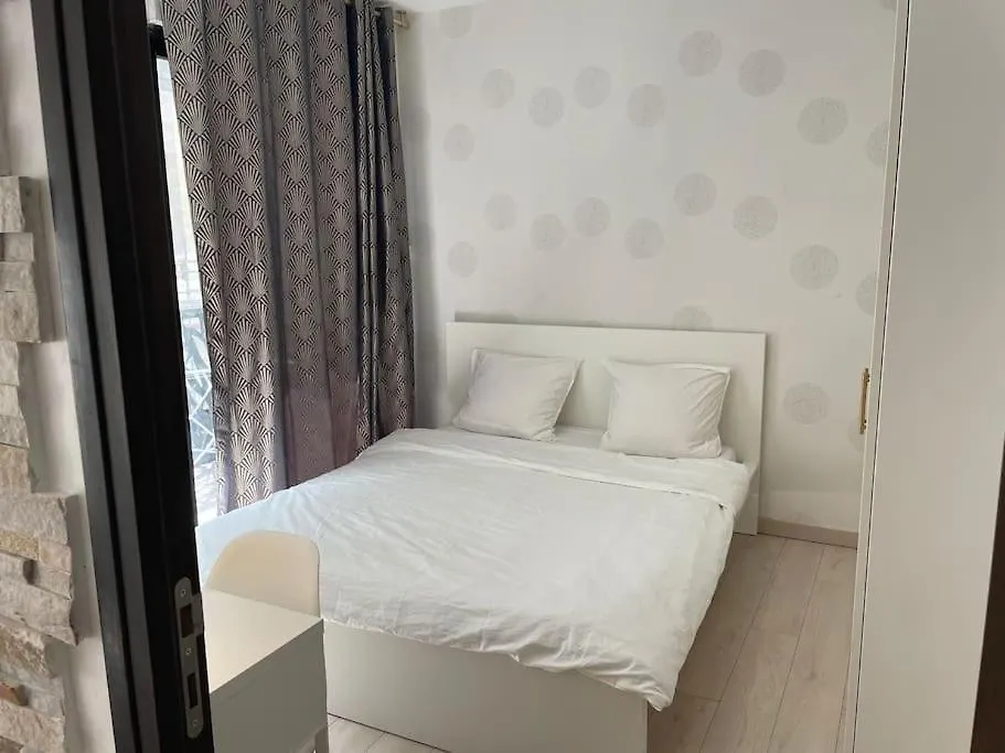 Apartment In The Heart Of The Champs Elysees With Balcony Παρίσι Γαλλία